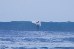 Stand up paddler, drops in and disappears.